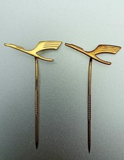 Zwei Anstecknadeln/Pins Kranich Lufthansa goldfarben 1970er Jahre