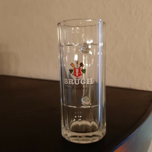 Bierkrug aus glas der - bierkrug,