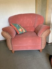 Sessel  Und Zweisitzer-Sofa In Terrakotta, Seitenteile In Rattan. Nur Abholung