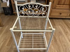 Nachtschränkchen/Ablagetisch