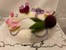 Nadelgefilzter weißer