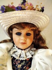 Entzückende Porzellan-Puppe mit Dackel-Schlüsselanhänger , Alberon Dolls Sammler