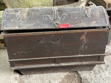 Alte Runddeckel Truhe Eiche -