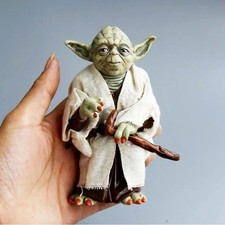 STAR WARS Meister YODA 12cm ACTIONFIGUR Master Figure JEDI mit Kleidung Puppe