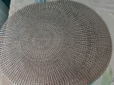 4 Runde silberne Platzsets plus 1 rechteckiger Neu!