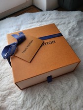 LOUIS VUITTON Geschenk Überraschung Box Verpackung mit Schleife Geburtstags