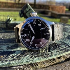 Steinhart Nav B-Uhr 42 schwarz