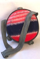 Feldflasche im Western-Stil - 2,0 l, Metall, Filz, Tragriemen, Schraubdeckel