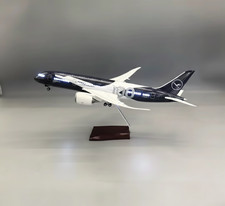 LED 1:130 B787 9 Lufthansa