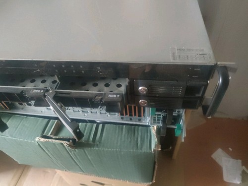 Qnap 859u 8 bay nas - 8,