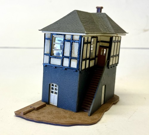 Bahn stellwerk haus - stellwerk, fertig