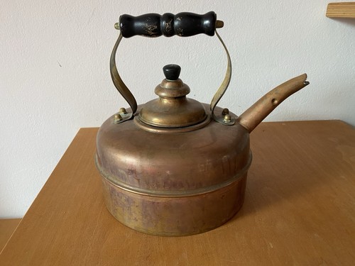 Wasserkessel aus kupfer und - aus,