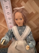 Erna Meyer Biegepuppen für die Puppenstube 1:10 Junge Frau