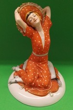 Fraureuth Porzellan figur