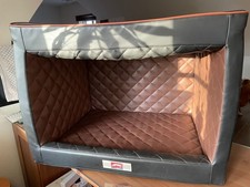 Dogstyler Rooflounge "Earl" Hundehöhle für mittelgroßen Hund