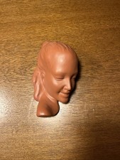 Wandmaske Frauenkopf 