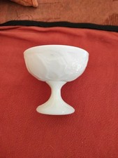 Anbiete Konfekt Fuß Schale Pressglas weiß 20er 30er Art Deco 11x12cm Opalin Glas