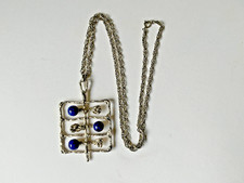 Halskette mit Anhänger