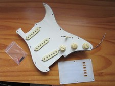 Pickguard Schlagbrett & Abdeckung Tremolo Stratocaster geaged vintage white NEU