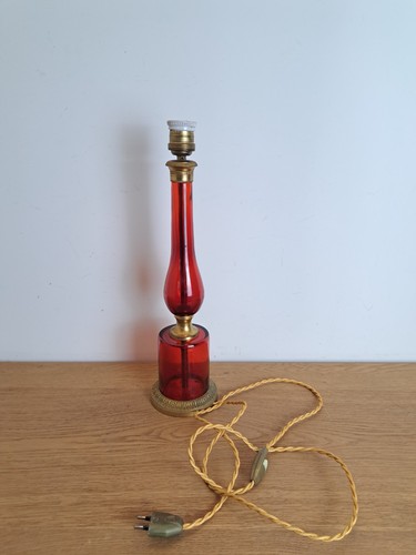 Lampenfuß aus rubinrotem
