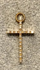 585/ 14kt Gelbgold Kreuz, mit Diamanten 0,17ct, 2,7 cm lang, guter Zustand.