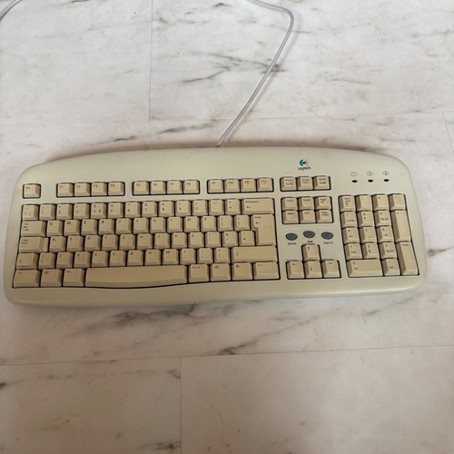 Logitech typ uk layout - logitech,
