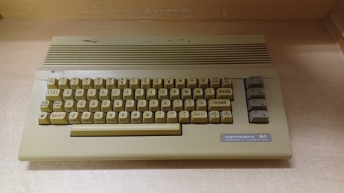 Commodore c64c computer - commodore,