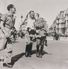 Foto Jean Seeberger; Paris Liberation, 1944