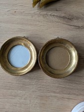 2 Kleine  Antik Holz Bilderrahmen Rund Vergoldet mit feiner Gravur für Fotos