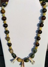 Damen Halskette aus verschiedenen Halbedelsteinen