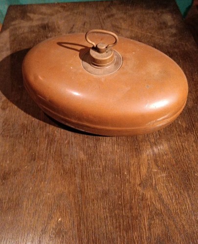 Alte kupferne bettflasche mit - alte,