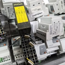 Siemens 6ES7138-4FB02-0AA0