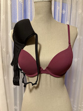 2 BHs Neu Jolinesse Schwarz Beere glatte Cups 75 B T-Shirt Bh 