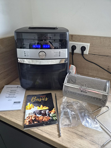 Pampered chef deluxe air fryer - pampered,