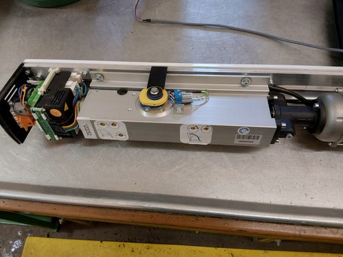 Geze tsa 160 - geze, door