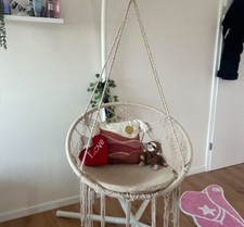 Indoor Schaukel mit Gerüst,Farbe: weiß und beige, Marke:debot