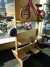 Kiddi Moto Fahrradständer, Verkaufsständer Kinderrad, Holz lackiert