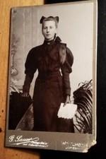 stehendes schönes Mädchen - Kulisse / CDV Gotthold Sauer Wittenberg