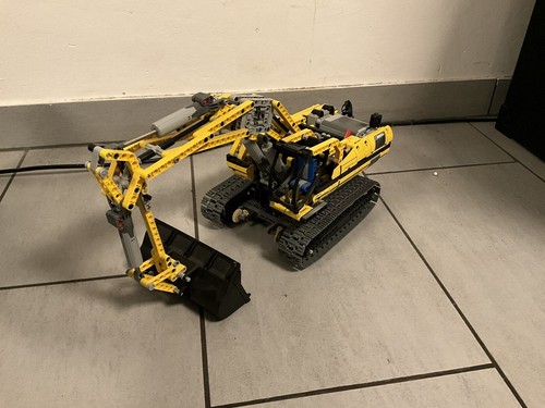 Lego motorized excavator - lego,
