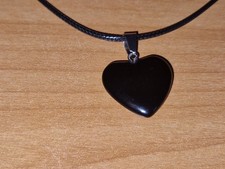 Halskette mit Halbedelstein-Anhänger in Herzform Turmalin schwarz 