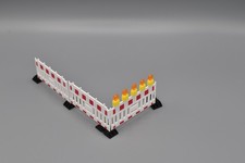 3 Baustellenabsperrungen mit