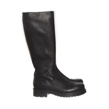 Elena Iachi, Stiefel, Größe