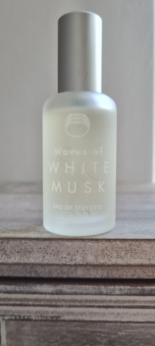 The body shop waves - waves, white
