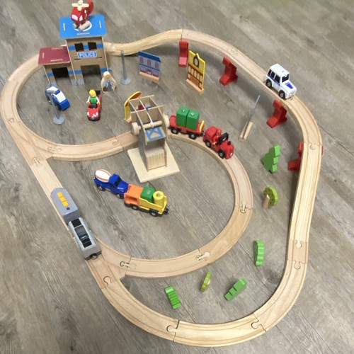 Holzeisenbahn-Set-Brücke-Kran