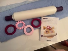 Tupperware Profi-Teigrolle Backen Bordeauxrot D06 Nudelholz Back n Roll + Ringe