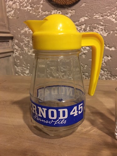Vintage werbekrug pernod - werbekrug,