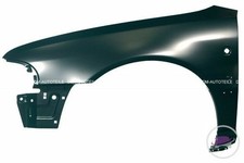 Audi A4 B5 Kotflügel vorne links mit Loch für Blinkleuchte & Audi Emblem 94-99