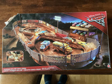 disney Pixar Cars Dirt Rennstrecke OVP