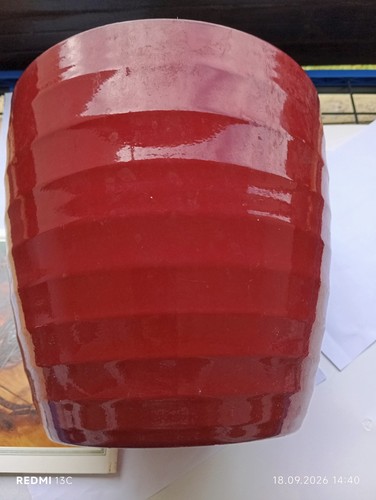 Schöner übertopf rot - schöner,