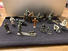 1/35 Soldaten -  ca.  235